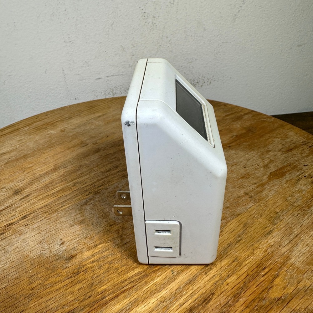Intermatic DT121 24 Hour Digital Programmable Timer Outlet Control - Picture 7 of 7